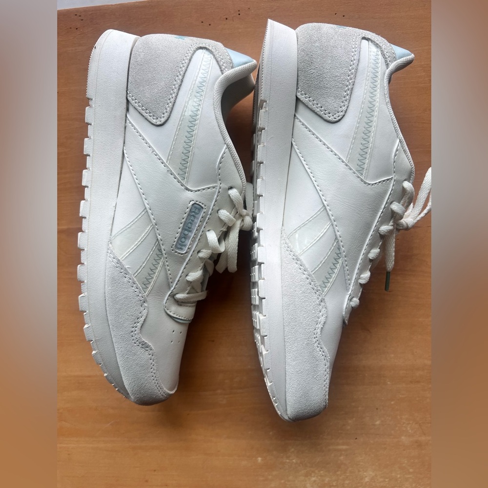 Reebok Classic Harman Run Sneakers Color:lovely Chalk/Seaside Grey Size 9M EUC